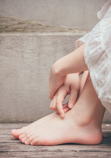 Goodnight Cramp Pouch, anti-foot cramp, foot image